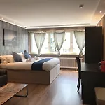Mike's Four Privatunterkunft